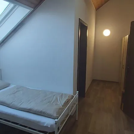 Reihenendhaus Bei Nuernberg Domek alpejski Petersaurach